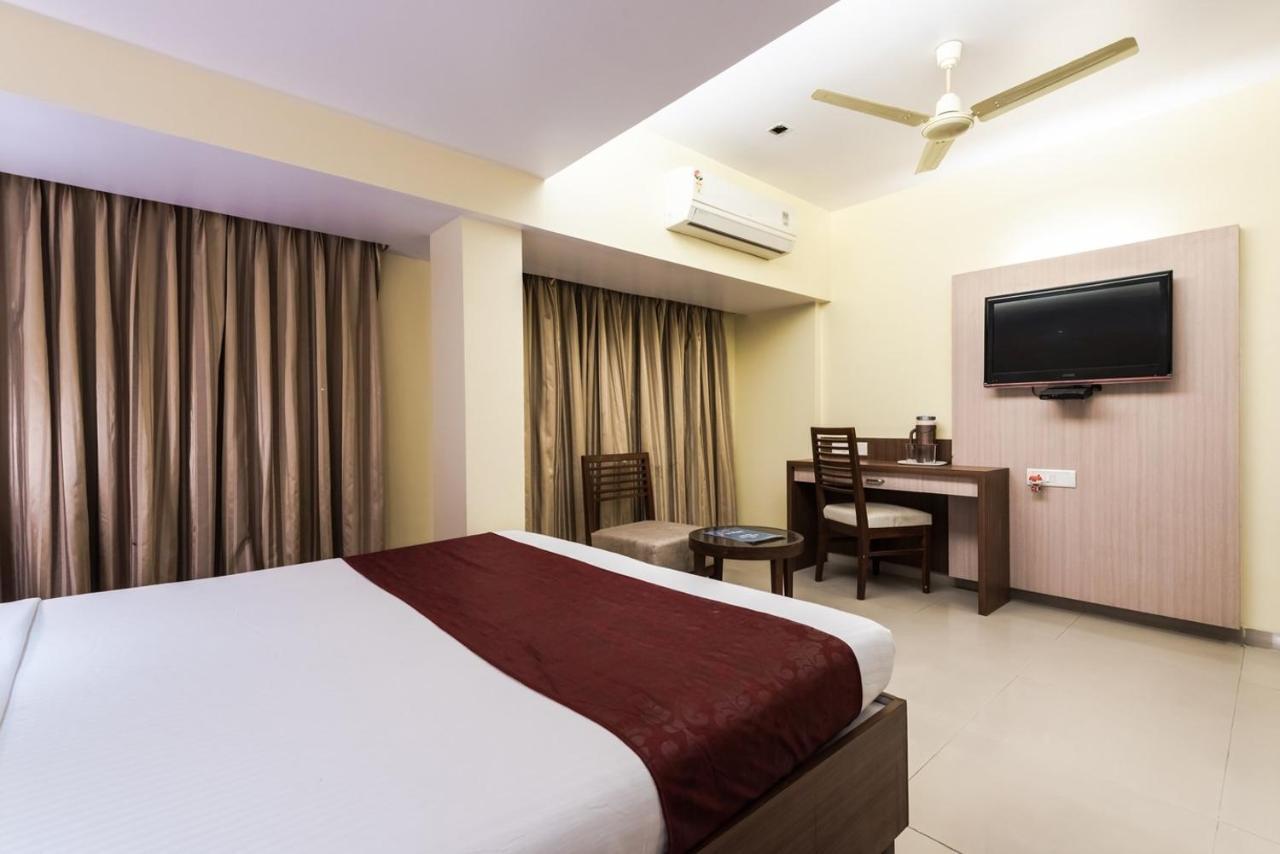 نافي مومباي Hotel Aishwarya Residency المظهر الخارجي الصورة